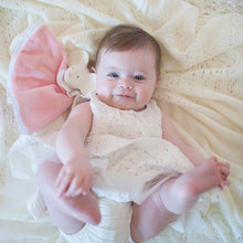 Load image into Gallery viewer, Meiya Mouse Rubber Baby Comforter