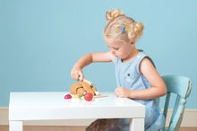 Load image into Gallery viewer, Le Toy Van Sunday Roast Chicken