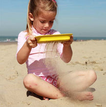 Load image into Gallery viewer, QUUT Scoppi Sand and Snow Spade - Mighty Orange