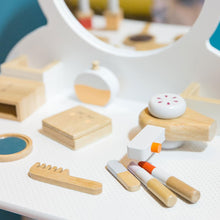 Load image into Gallery viewer, ICONIC TOY - Beauty Kit