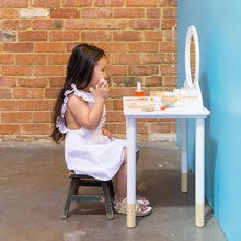 Load image into Gallery viewer, ICONIC TOY - Beauty Kit